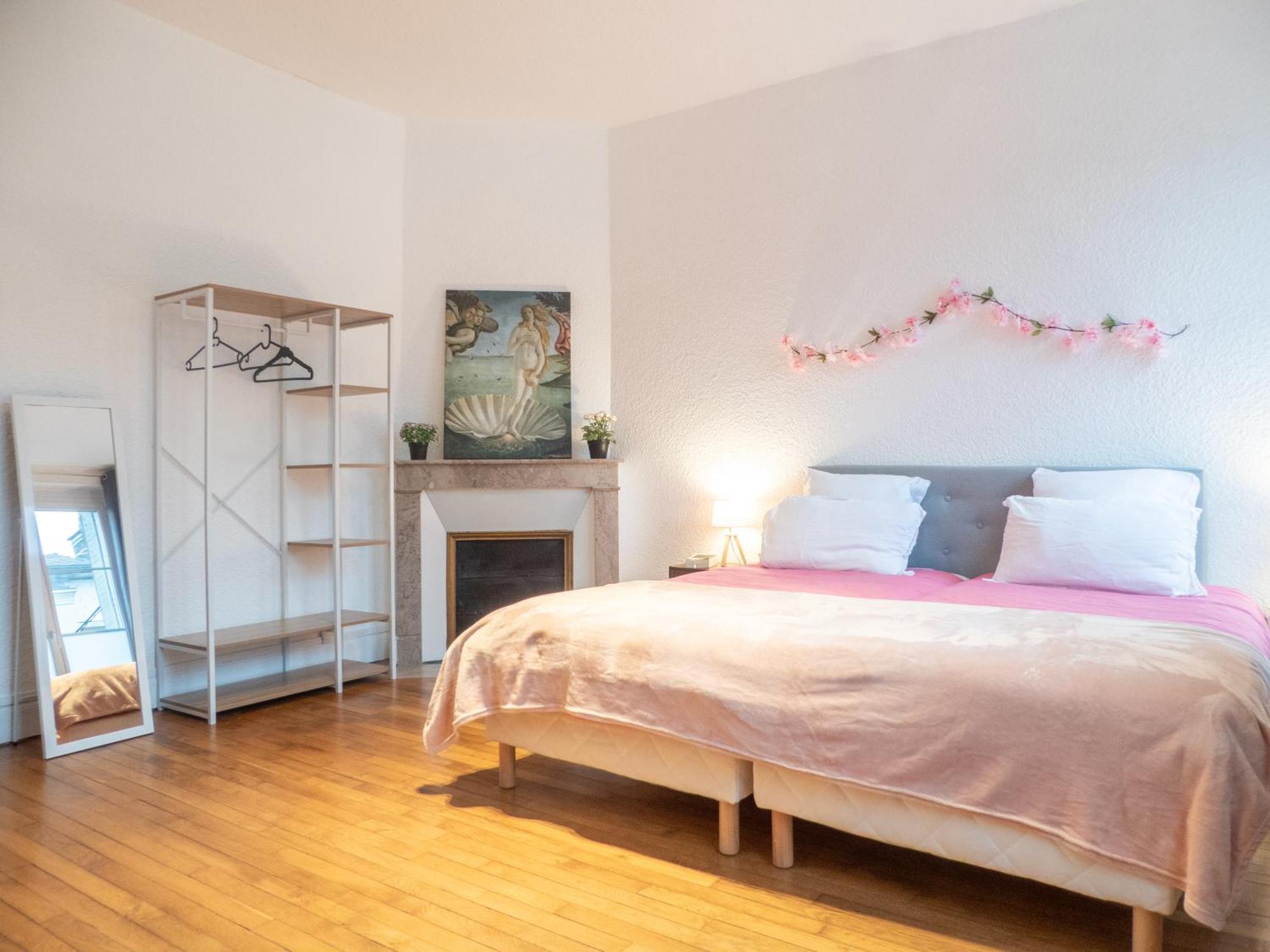 L'Amour De La Paix - Centre-Ville - Jardin - Proche Gare - Tv65"Primevideo - Ambiance Tres Chaleureuse - Parking Gratuit Sous-Video Surveillance Proche - Gere Par Presta-Zen'Services Verdun-sur-Meuse Exterior foto